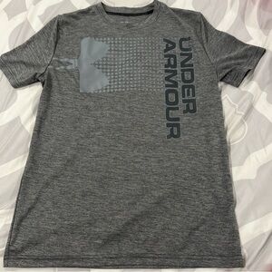 Boys gray under armour tshirt size youth XL